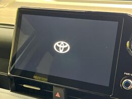 【10.5インチナビ】高級感とインパクトのある大画面ナビを装備。各種オーディオ操作はもちろん、スマホ連携もできる利便性の高いナビです♪