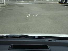 【ヘッドアップディスプレイ】メーターの上部に走行情報をディスプレイで表示します。車速などのクルマの現在の走行状況が把握できます。