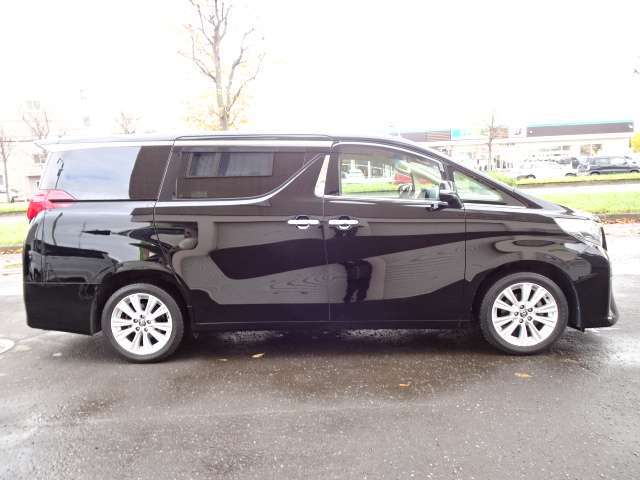 当店では納車前の整備・美装を外注せず自社で行い無駄な経費を無くす事で各車両をお安くご提供しております。納車後も安心アフターサービスが充実しております。