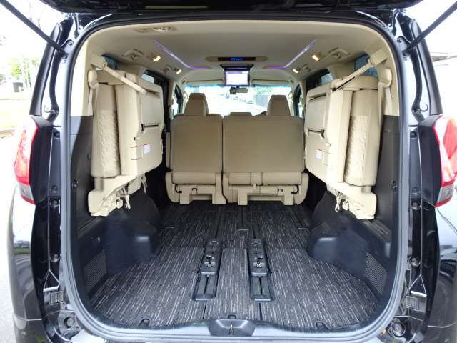 3列目シートを上げれば荷物もたっぷり！！