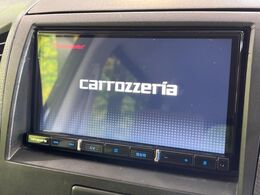 【ナビゲーション】目的地までしっかり案内してくれる使いやすいナビ。Bluetooth接続すればお持ちのスマホやMP3プレイヤーの音楽を再生可能！毎日の運転がさらに楽しくなります！！