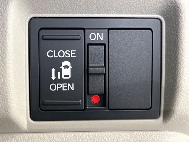 【パワースライドドア】スマートキーや運転席のスイッチでスライドドアの開閉が可能♪電動だから力を入れてドアを開ける必要が無く、小さいお子様でも、重い荷物を持っている時もラクに開け閉めできます♪