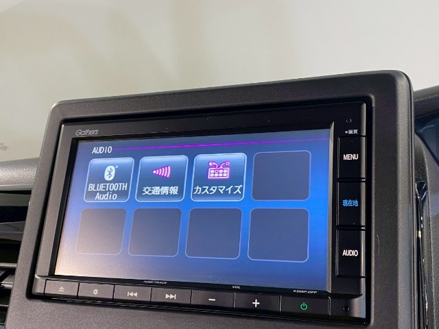 ナビゲーションの起動や検索の速度が速いメモリーナビ搭載。初めてお出掛けする場所でも快適・安心です。