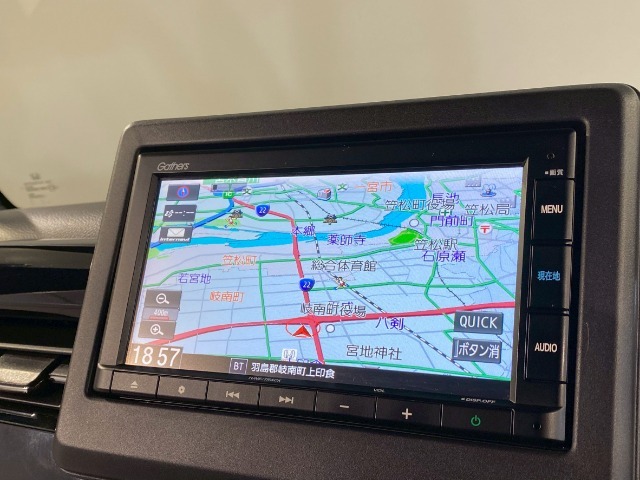 VXM-215Ci搭載車両です。
