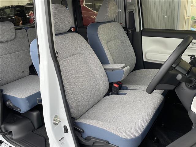 【運転席】座り心地が良いシートなので長時間の運転でも快適にお過ごしいただけます。新品のフロアマットのご注文も可能です。掲載箇所以外にご希望の写真がございましたらお気軽にお問い合わせ下さい。