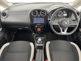 【インパネ全体】『インパネ全体』の画像になります。写真の内容に関してご不明点、ご質問等がございましたらお気軽にガリバー店舗までお問い合わせください。