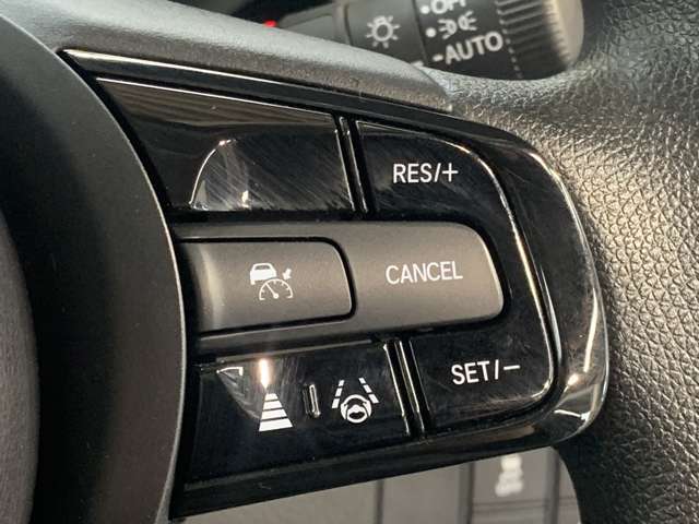 ホンダセンシング付きです！様々な安全装備と運転支援装置があなたを危険から守り運転の負担も軽減してくれます！操作は簡単ですので心配はしないで下さい。