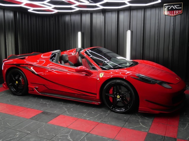 BBR フェラーリ 458 スパイダー BBR FERRARI 458 SPIDER MATT SILVER ON RED LEATHER BASE 1/18