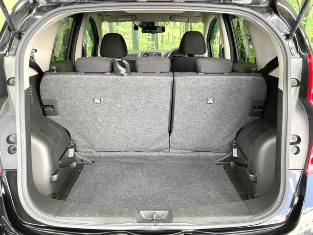 普段のお買い物や通勤、送迎等に十分な荷室スペースを確保しております。セカンドシートを倒すと、大きな荷物の積載も可能です♪