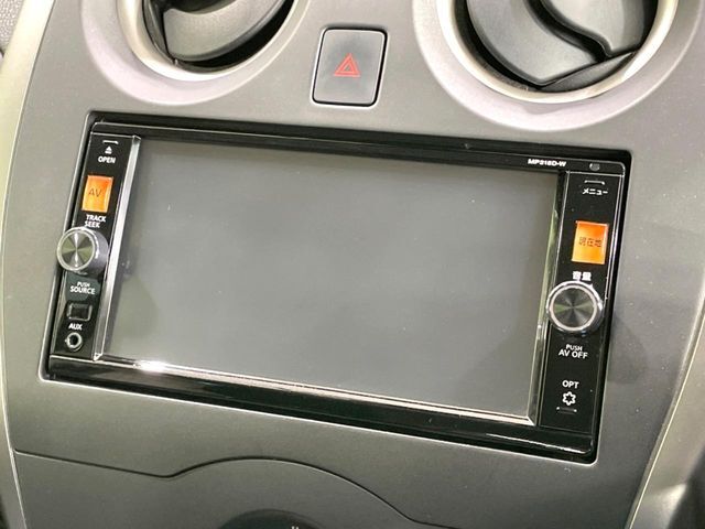 【純正ナビ】人気の純正ナビを装備しております。ナビの使いやすさはもちろん、オーディオ機能も充実！キャンプや旅行はもちろん、通勤や買い物など普段のドライブも楽しくなるはず♪