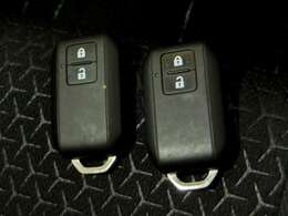 スマートキーです。ポケットなどキーが近くに有れば、エンジンの始動が出来ます。