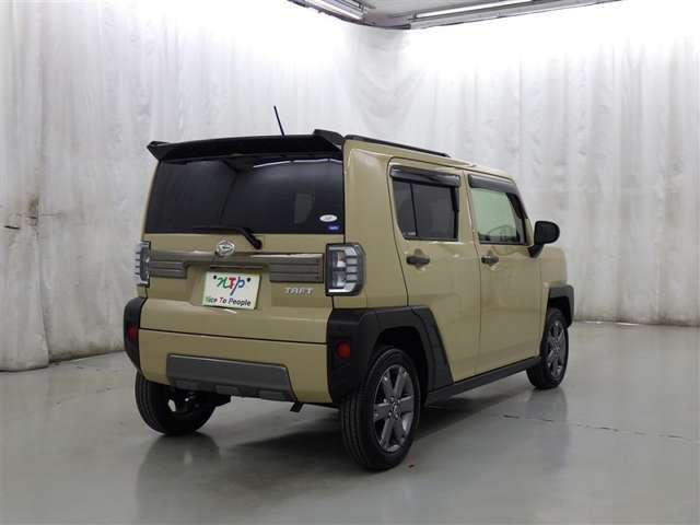 ルーフレール搭載で車外に荷物が積め、より多くの荷物を運ぶ事が可能。