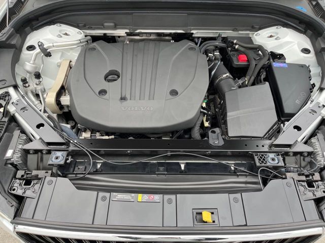 【B5エンジン（マイルドハイブリッド2.0Lターボ）】燃費と走行性能に優れた48Vハイブリッドシステム搭載のターボエンジン。高回転では優れたレスポンスと伸びやかなドライビングフィールが特徴です。