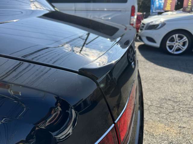 ウイングもアーティシャン製になります。