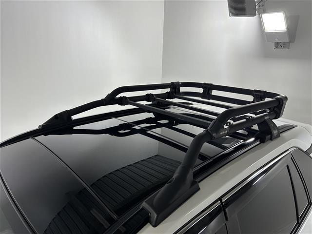 【ルーフ】大きなへこみや色褪せもなくきれいな状態です！ひょう害車は販売いたしませんのでご安心ください。