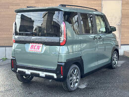 お好きな四桁の番号をナンバーに付けれるパックです。人気の番号（一桁やゾロ目）の場合、抽選となりますのでご注意ください。対象の番号に関しましては販売店にお問い合わせください。