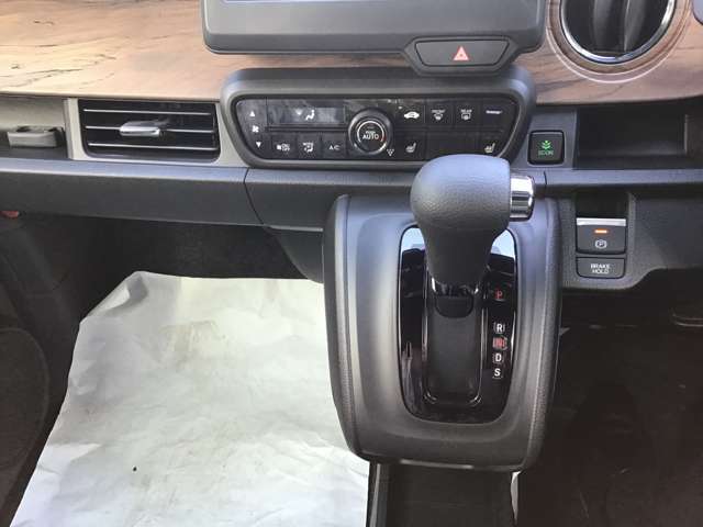 新車はもちろん、上質な中古車も取り扱っております。店頭にないお車でもご希望のお車がございましたら、お探しいたします！！ご遠慮なくご相談ください。