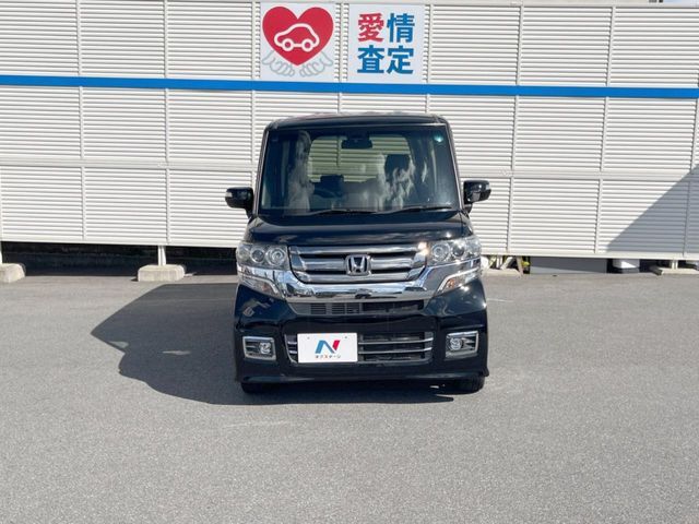 弊社では、全車『修復歴なし』のお車のみ取り扱っております。専任バイヤーによる厳選した仕入れの後、入庫後の車両チェックを行い、ネクステージが認定した高品質な中古車をご提供しております。
