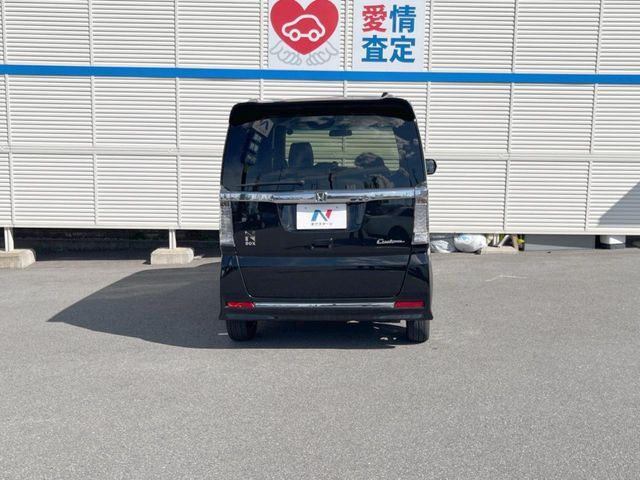安心の最長10年・走行無制限保証（有償）をご用意。保証内容も充実はもちろん、無料点検＆オイル交換や、年中無休の全国・24時間ロードサービスも付帯されておりますのでご安心下さい。