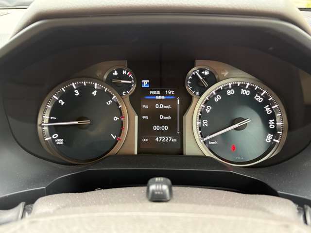【メーター】大きくて見やすいメーター付きです！当たり前ですが、こちらのお車は「実走行」です！これからも長い間乗って頂ける1台です