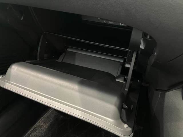 薄型のティッシュBOXなどが収納出来ます。小物入れとしても使えるので便利です。