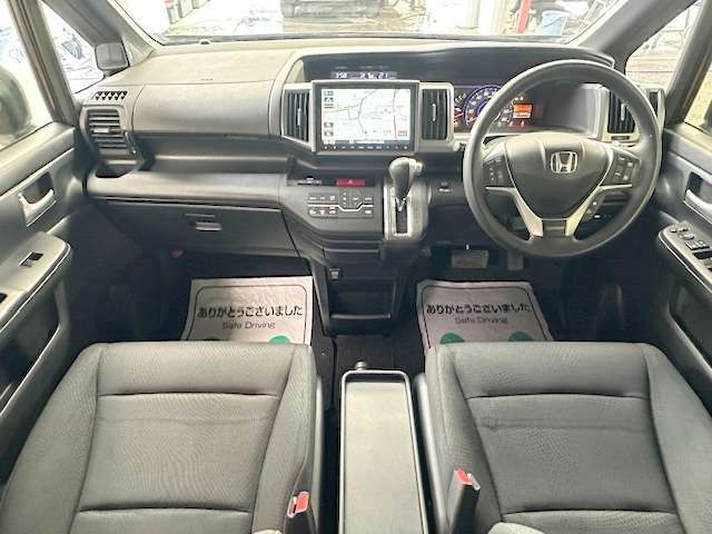運転席廻りの画像です！操作スイッチ類も比較的に綺麗な状態です♪他に詳細画像をご希望の方はこちら！【1st@e-g-a.co.jp】へご連絡ください！