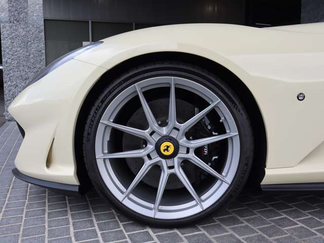 ◆21＆22インチ Novitec NF10 ZV Look Forged Wheels ◆カラードブレーキキャリパー:Glossy Black ◆カーボンセラミックブレーキ ◆フロントサスペンションリフター