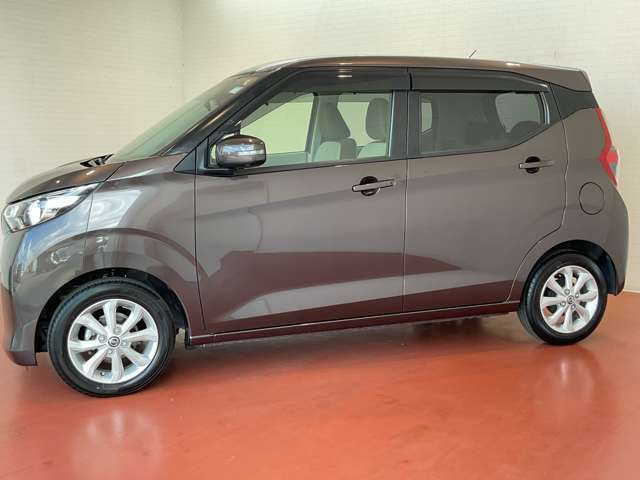 ドアバイザー付の車両です