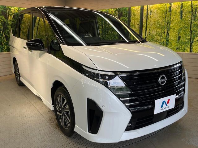 大好評のボディコーティング「弾スプラッシュコート」もご納車までに施工可能。通常のガラスコートと異なる、耐久年数6年の無機質ガラスコーティングが、ボディをキレイな状態に保ってくれます。