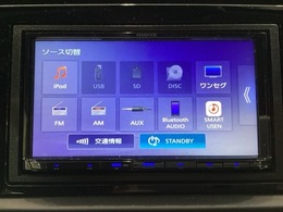 ワイド画面のナビゲーションはワンセグTV対応のメモリーナビ（社外品）を搭載しています。Bluetoothオーディオ機能がありますので、スマートフォンなどの音楽も再生できます。