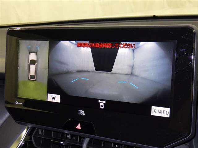 パノラミックビューモニターシステムが付いているので車の上から見た映像が確認できますよ。