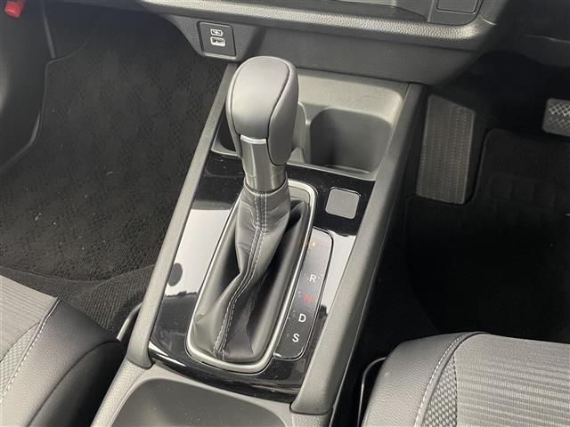 【シフトレバー】シフトも操作しやすく快適なドライブを楽しんでいただけます！