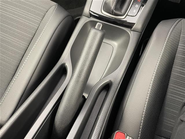 【シフトレバー】シフトも操作しやすく快適なドライブを楽しんでいただけます！