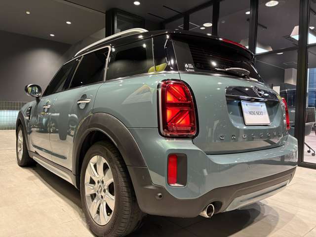 フィルム、コーティング、ドライブレコーダー、純正オプションなどドレスアップのご要望もお気軽にお問合せ下さいませ。