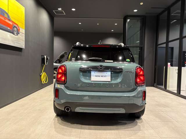 車両の詳細、ご質問につきましては、弊社スタッフまでお気軽にご連絡下さいませ。ご希望ございましたら実車の詳細動画送信も承ります。お気軽にお問合せ下さいませ。