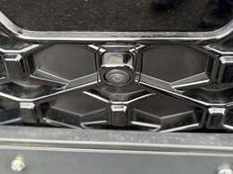 ★ブレーキホールド★LEDヘッドランプ★LEDフロントフォグランプ★プレミアムUVカット＆IRカットガラス（フロントドア）★シートヒーター（運転席・助手席）★純正16インチアルミホイール