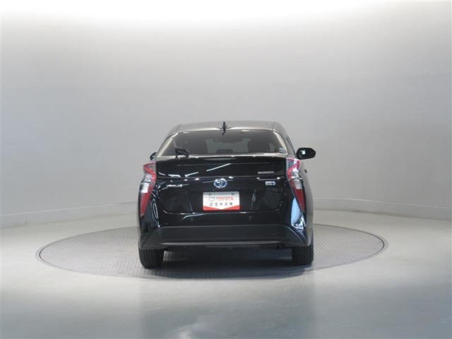 U-Carの販売だけでなく自動車保険、携帯電話の販売も行っております。