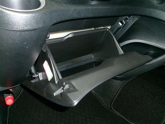 グローブBOX