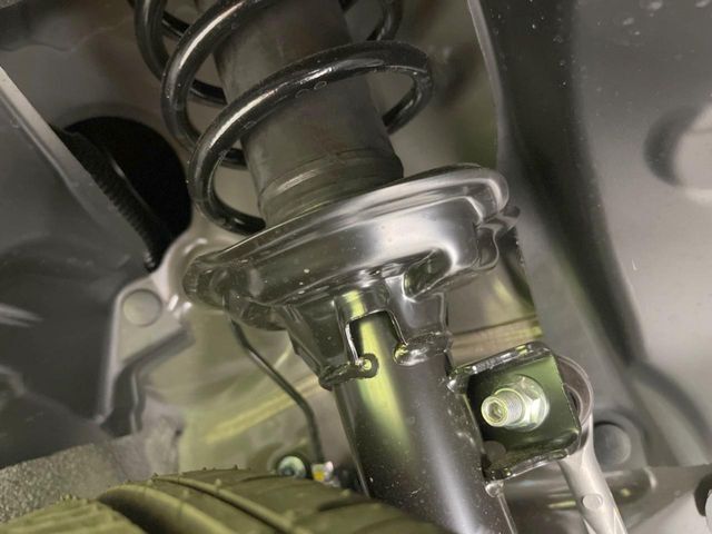 親切・丁寧な専門メカニックスタッフが応対！・車検・点検整備・事故等の修理などアフターサービスも安心。お車のカスタマイズもネクステージのサービススタッフまでご相談ください！