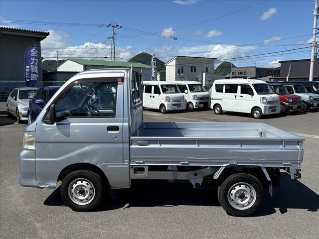 気になるお車が見つかりましたら、まずはお電話を下さい。右のカーセンサー専用ダイヤルからお待ちしております。