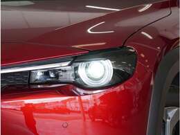 【LEDヘッドライト】省電力で長寿命の明るく運転しやすいLEDヘッドランプです。明るく照らすので暗い夜道からお客様を守ってくれます。お近くの広島マツダまでお越しください。