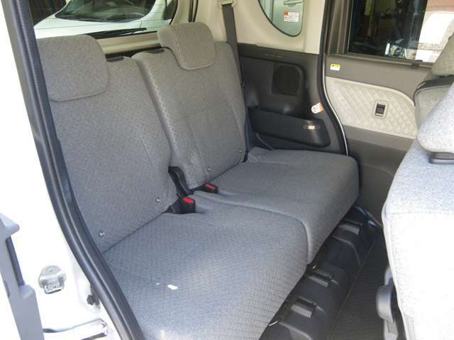 大人もゆったりリアシート！