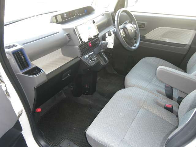 まだまだ綺麗な室内で室内禁煙車！ご家族専用車にも大人気車！