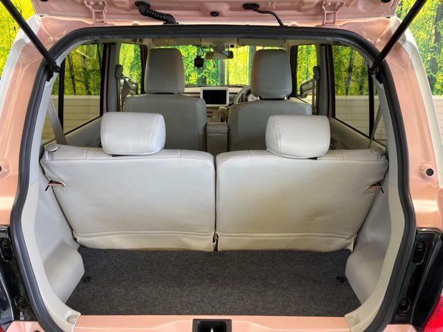 『車を購入した後の車検やメンテナンス、キズを直す板金、事故受付まで承ります。愛車についてのご相談はすべて当店にお任せください。』