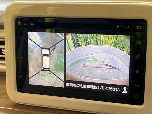 【全方位モニター】前後左右のカメラの映像をモニターに表示。真上から見ているような視点で周囲を確認できます。