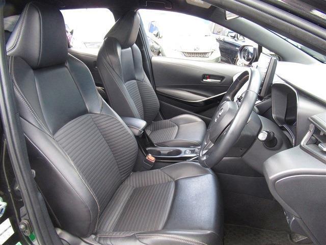 セーフティセンス・ディスプレイオーディオ・CarPlay・フルセグ・バックカメラ・Bluetooth・ETC・USB・オートハイビーム・ACC・BSM・コーナーセンサー・ハーフレザーシート・フロアマット
