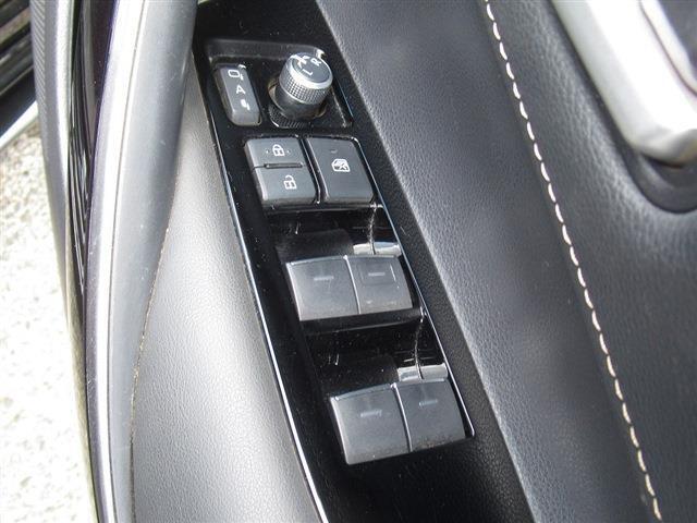 セーフティセンス・ディスプレイオーディオ・CarPlay・フルセグ・バックカメラ・Bluetooth・ETC・USB・オートハイビーム・ACC・BSM・コーナーセンサー・ハーフレザーシート・フロアマット
