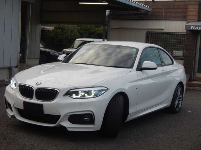 左側フェンダー交換歴有☆事前予約にて試乗OK☆コンパクト・モデルのBMW「2シリーズ」220iクーペ Mスポーツ入庫致しました。とても綺麗なシルエットです。
