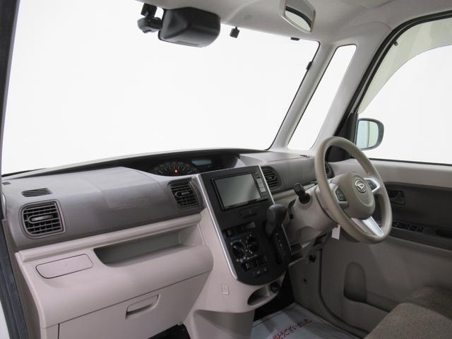 ダイハツのお店では、ダイハツ車を知り尽くしたプロフェッショナルが、専用の診断機器を使って各システムを点検しております。