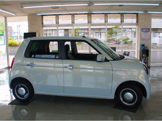 ■札幌ホンダ南郷店は室内ショールーム完備■明るいショールーム内でゆっくりお車をご覧いただけます！事前にご連絡頂けますとスムーズにご案内できます